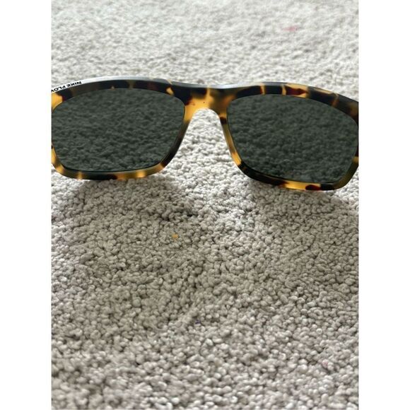 NIKE FLOW EV1023 Sunglasses $155 - Picture 8 of 9